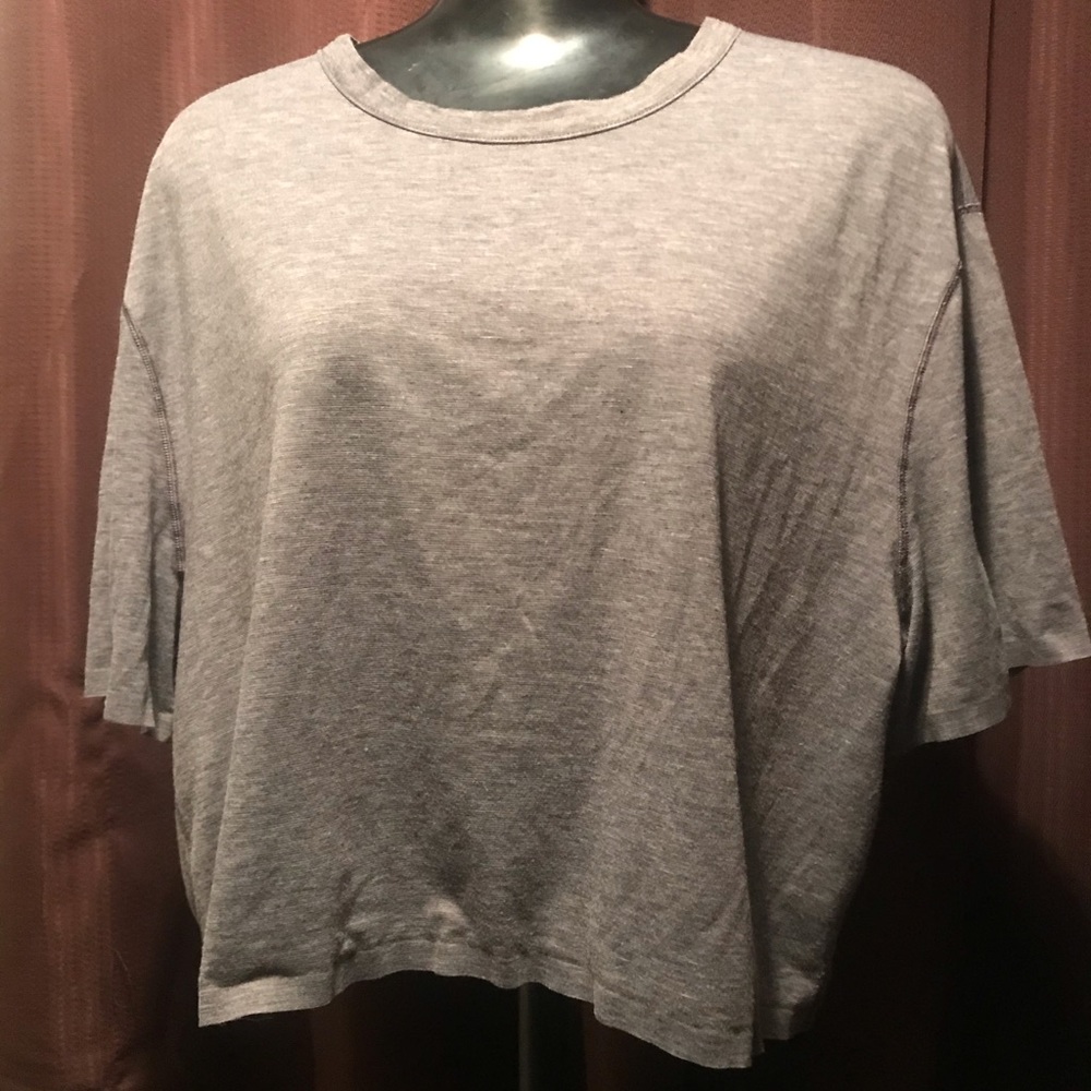Lululemon Cropped tip